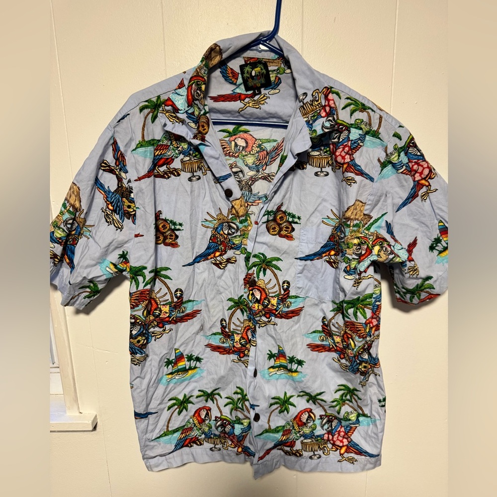 Men’s L button up t shirt great condition